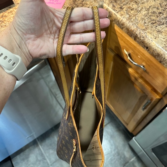 Louis Vuitton Neverfull MM - Picture 12 of 14